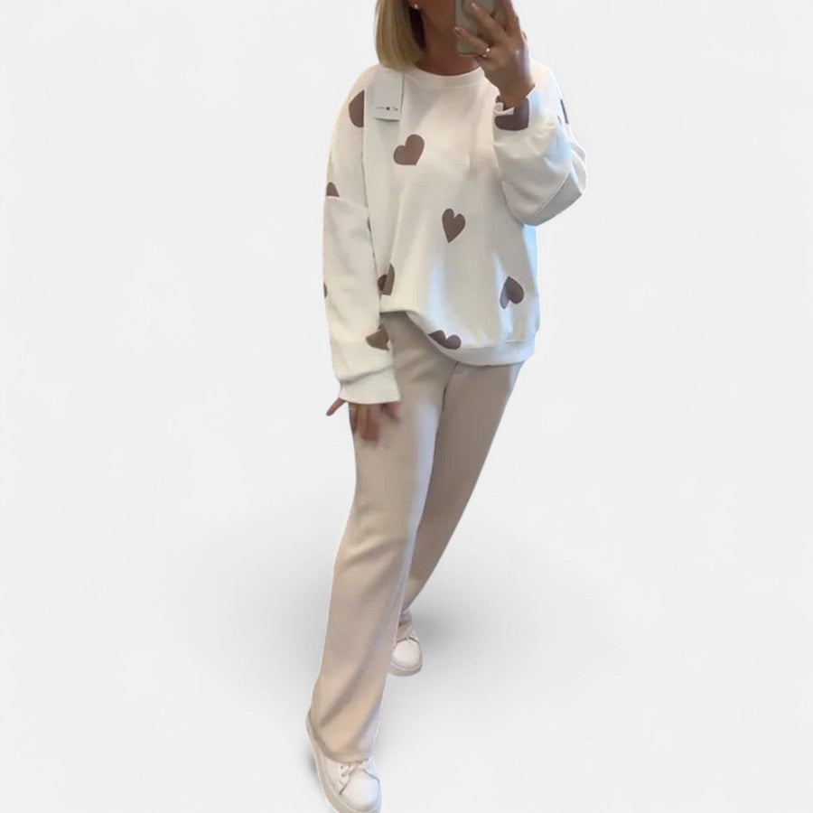 Carolyn | Heart Print Sweatshirt